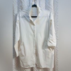 Korean Boutique brand atti.k White boyfriend crisp shirt with POCKETS (M) 🥼✨